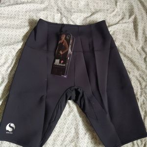Solaire Thermal Compression Shorts